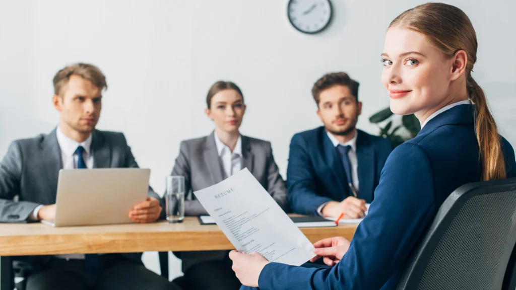 persona de recursos humanos en proceso de contratacion de personal